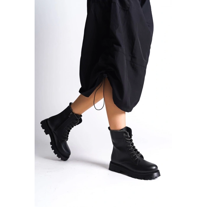 PAMELA Bağcıklı Fermuarlı Ortopedik Taban Taşlı Kadın Bot CST - Siyah