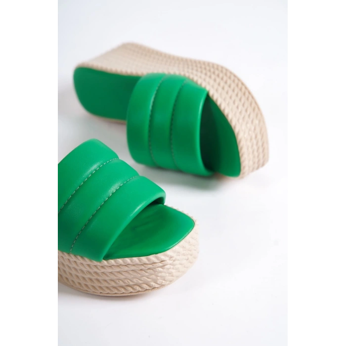 REINA Dolgu Topuklu Ortopedik Taban Hasır Görünümlü Kadın Terlik CKT - Yeşil