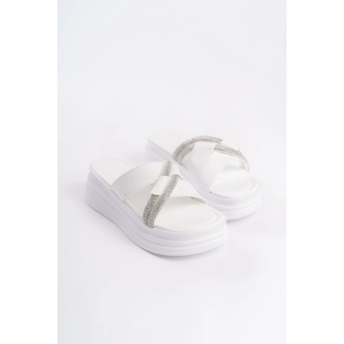 RUBY Düz Topuklu Taşlı Çapraz Şeritli Kalın ve Ortopedik Taban Kadın Terlik  CBT - Beyaz