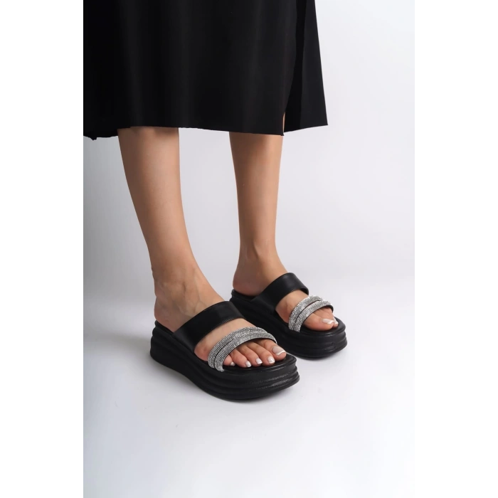 SARAH Düz Topuklu Taşlı Şeritli Kalın ve Ortopedik Taban Kadın Terlik CST - Siyah