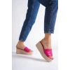 REINA Dolgu Topuklu Ortopedik Taban Hasır Görünümlü Kadın Terlik CKT - Fuşya