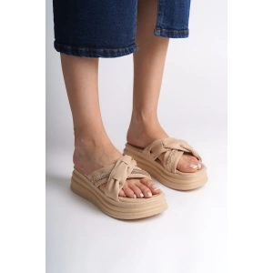 CLARA Düz Topuklu Kurdele Desenli Taşlı Kalın ve Ortopedik Taban Kadın Terlik  CTT - Ten