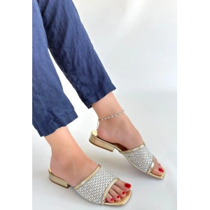 Ortu Gümüş Cilt İşlemeli Terlik