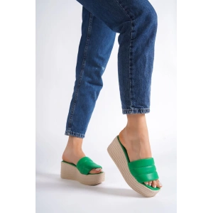 REINA Dolgu Topuklu Ortopedik Taban Hasır Görünümlü Kadın Terlik CKT - Yeşil