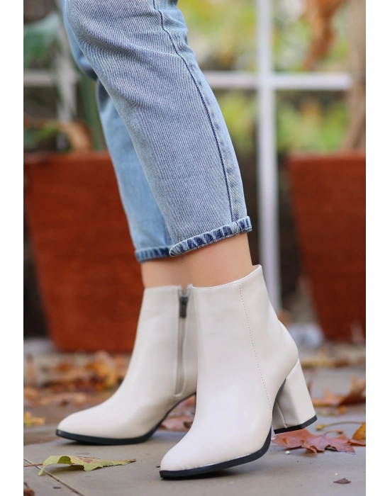 Biya Bej Cilt Topuklu Bot