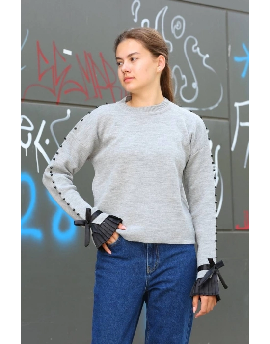 Boncuklu Bile Detaylı Kazak Gri