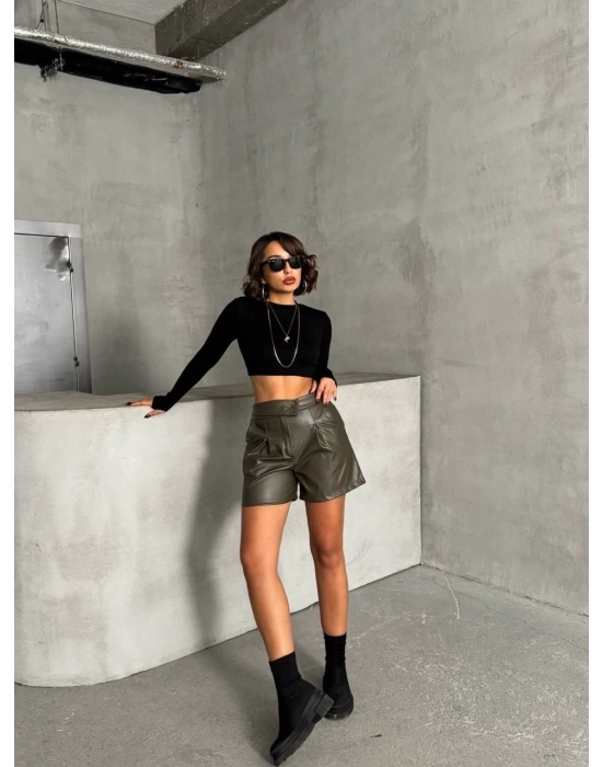 İki Düğmeli Pileli Şort