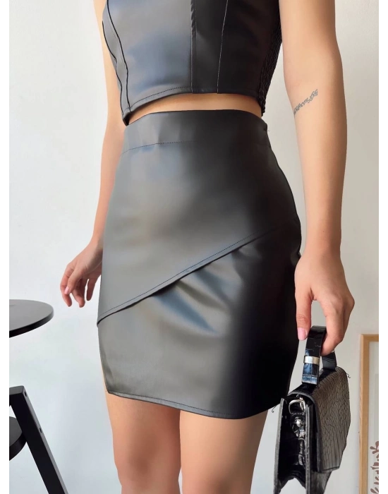 Kapaklı Asimetrik Model Deri Etek Siyah S240106