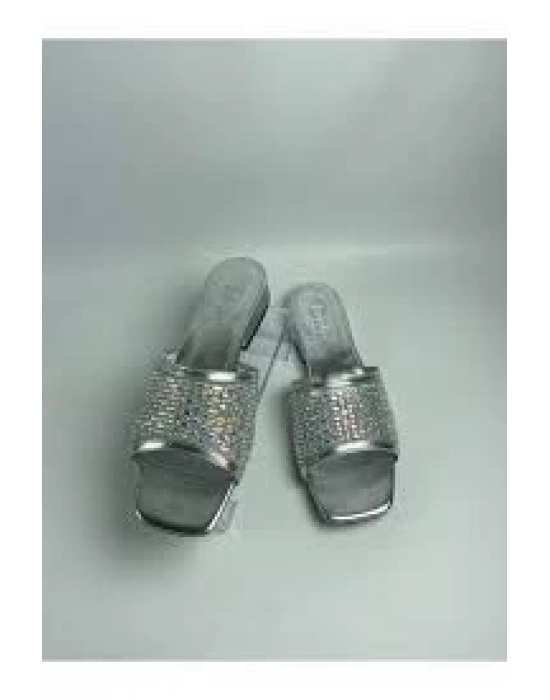 Ortu Gümüş Cilt İşlemeli Terlik