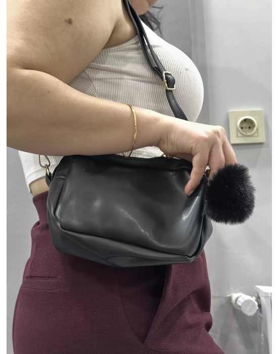 Ponpon Siyah Cilt Çanta