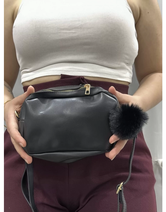 Ponpon Siyah Cilt Çanta