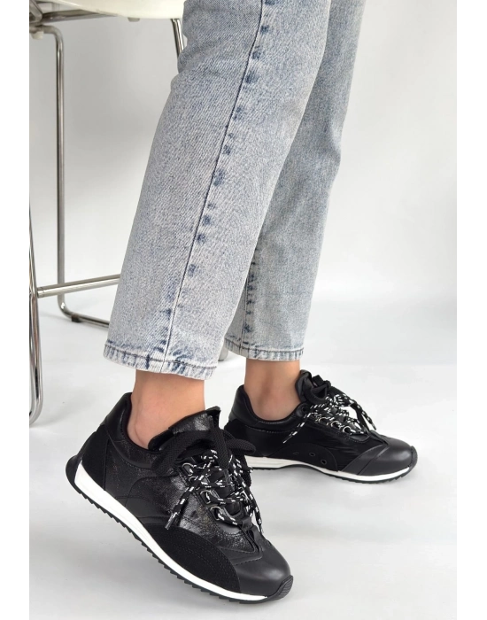 Ranu Siyah Cilt Paraşüt Detaylı Bağcıklı Spor Ayakkabı