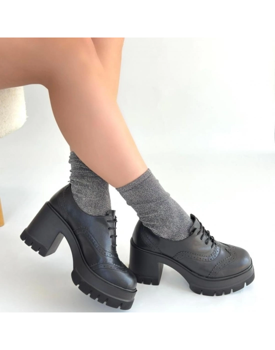 Tiwer Siyah Cilt Dolgu Topuk Ayakkabı