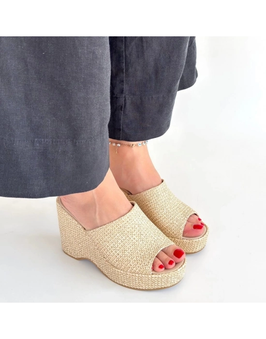 Tlay Bej Hasır Dokumalı Dolgu Topuk Terlik