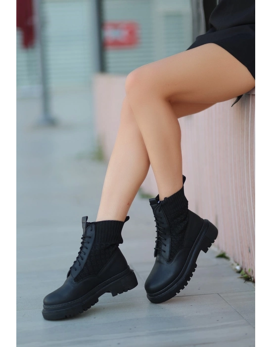 Utag Siyah Cilt Bağcıklı Bot