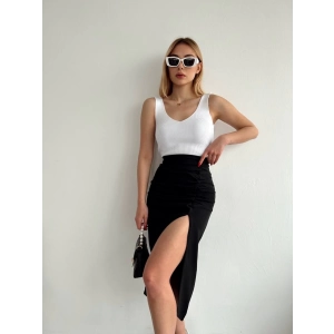 Büzgülü Uzun Yırtmaçlı Midi Boy Etek Siyah