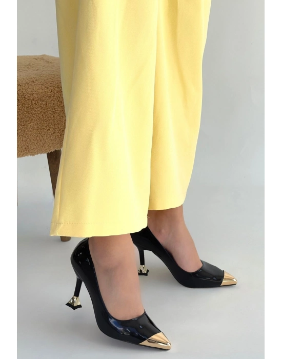 Artem Siyah Rugan Topuklu Ayakkabı - Bamido