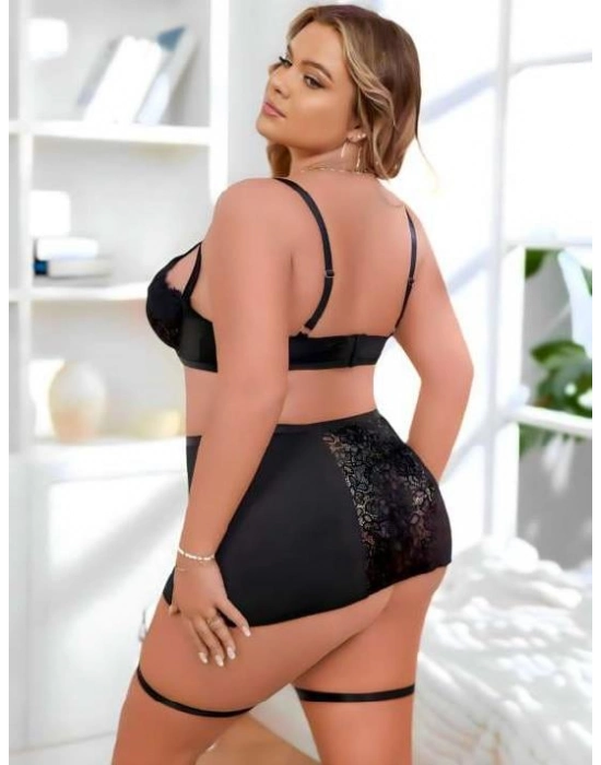 Büyük Beden Siyah Dantel İşlemeli Dekolteli Jartiyer Takımı