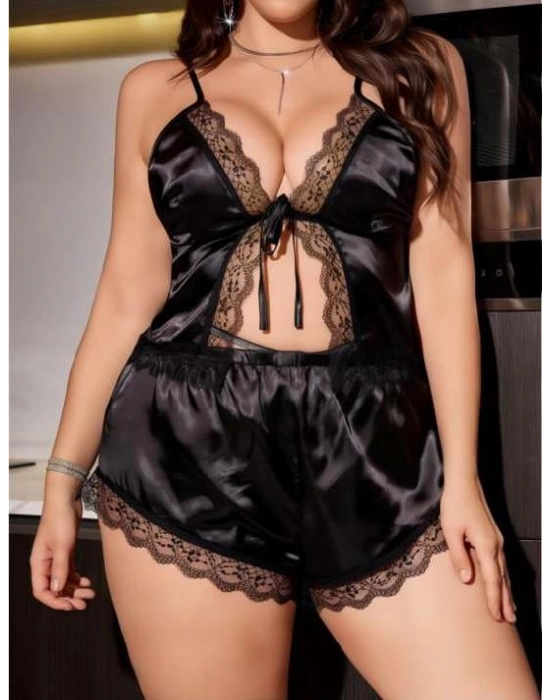 Büyük Beden Siyah Dantel İşlemeli Saten Şortlu Takım