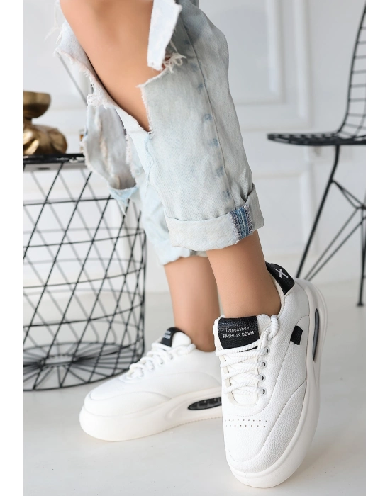 Chris Beyaz Cilt Siyah Detaylı Bağcıklı Spor Ayakkabı - Bamido