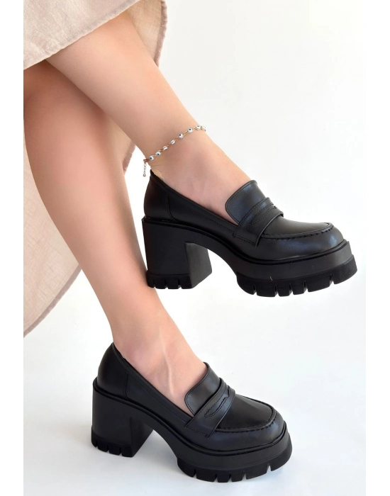 Janes Siyah Cilt Dolgu Topuk Ayakkabı - Bamido