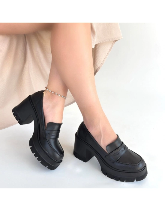 Janes Siyah Cilt Dolgu Topuk Ayakkabı - Bamido