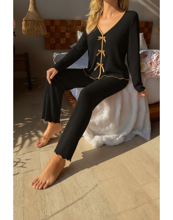 Kadın Siyah Fiyonklu İç Çamaşırı Ve Uzun Kollu V Yaka Pijama Takımı 4lü Set