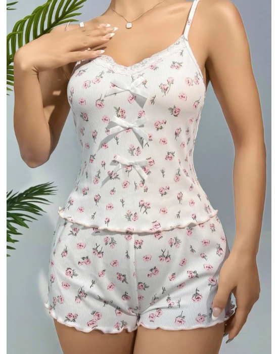 Pamuklu Beyaz Üstüne Çiçek Desen Fitilli Askılı Şortlu Pijama Takımı