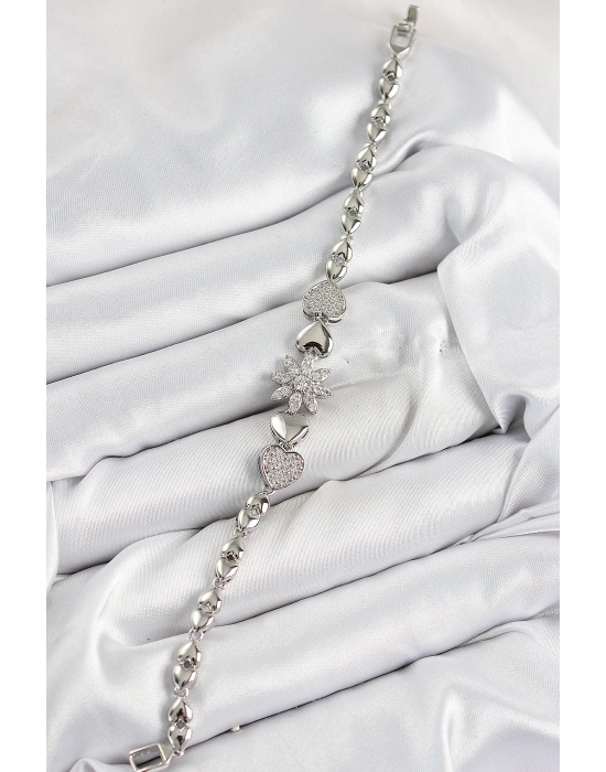 Pirinç Zirkon Taşlı Kalp Detaylı Çiçek Model Gümüş Renk Kadın Bileklik - Bamido