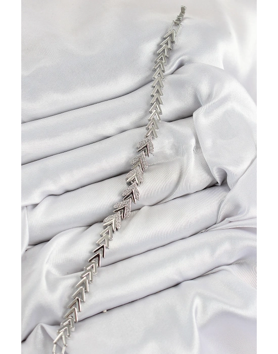 Pirinç Zirkon Taşlı Sıralı Ok Model Gümüş Renk Kadın Bileklik - Bamido