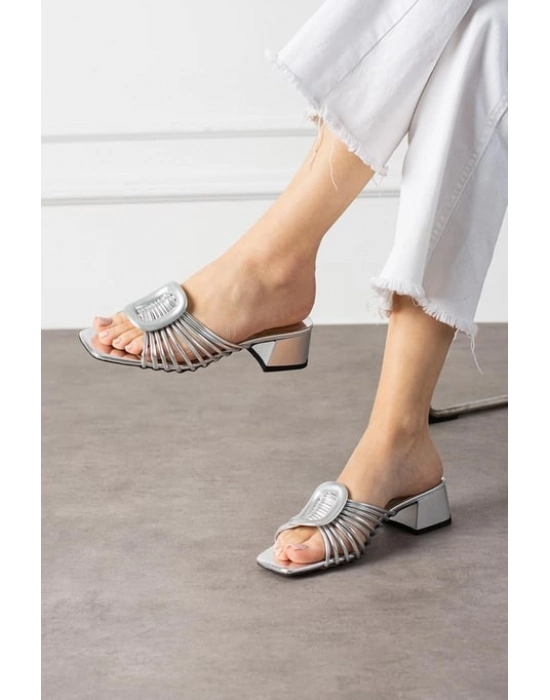 Anca Gümüş Rugan Topuklu Terlik - Bamido