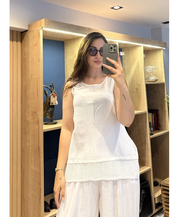 Eteği File Detaylı Kolsuz Keten Bluz Beyaz