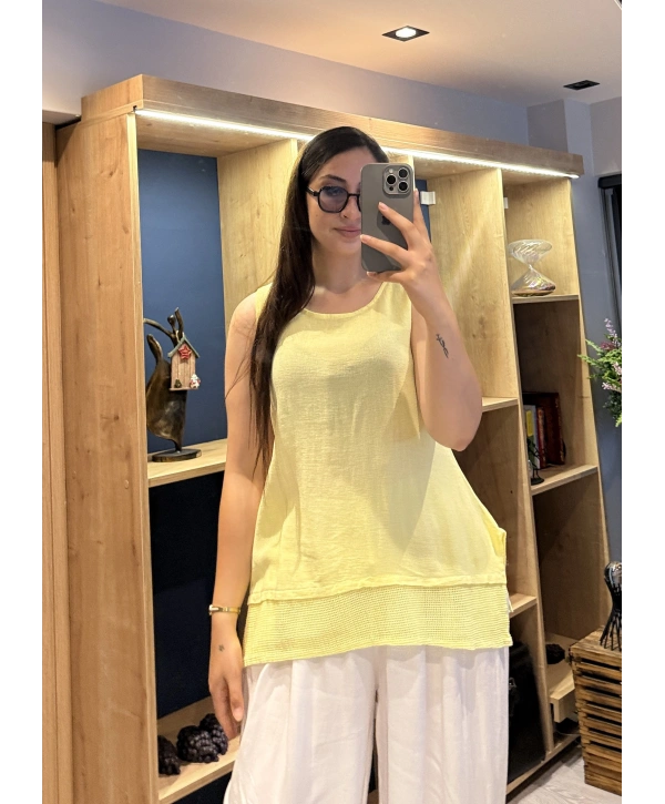 Eteği File Detaylı Kolsuz Keten Bluz Sarı