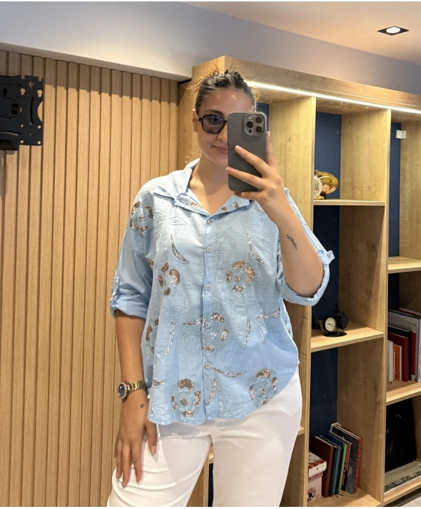 İtalyan Çiçeği Pul İşlemeli Gömlek Mavi
