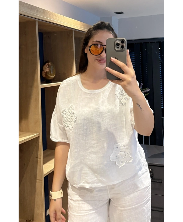 İtalyan Çiçek Desenli Taş Detaylı Keten Bluz Beyaz