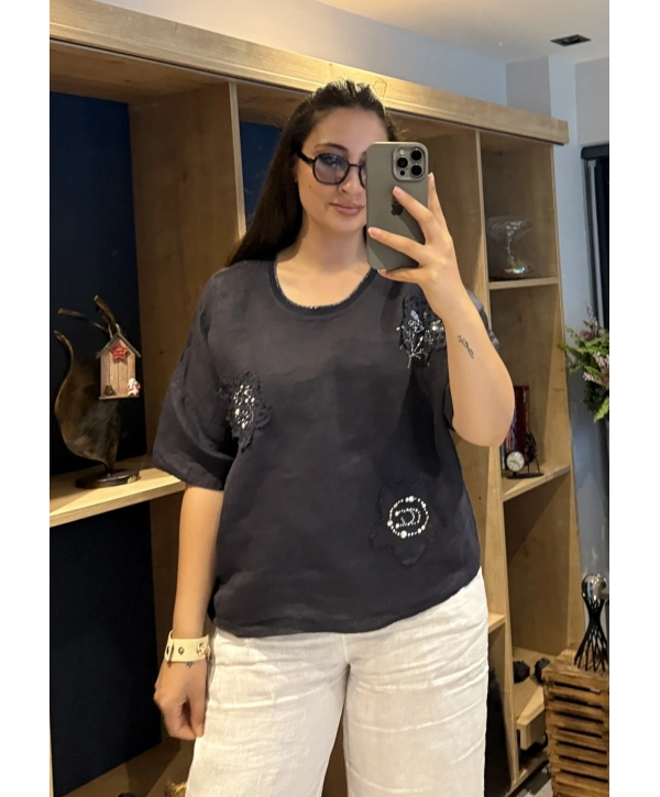 İtalyan Çiçek Desenli Taş Detaylı Keten Bluz Lacivert