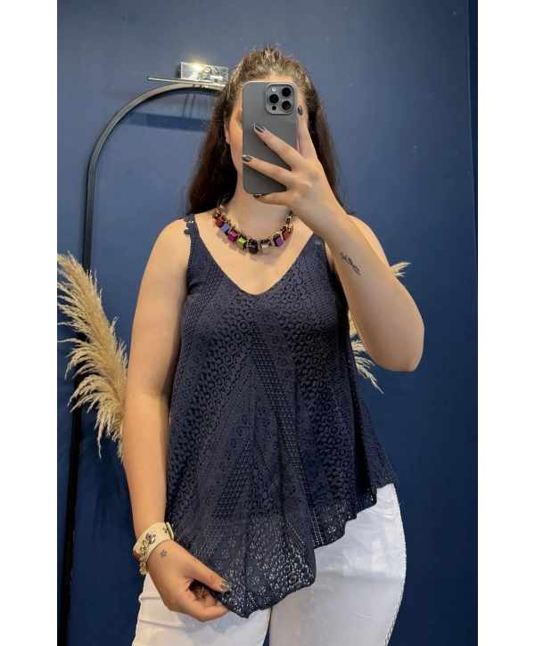 İtalyan Dantel Delikli Bluz Lacivert 83476