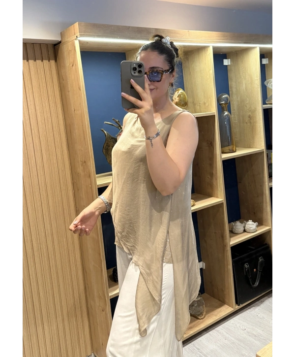 İtalyan Etek Ucu Payet Detaylı Kolsuz İpek Bluz Camel
