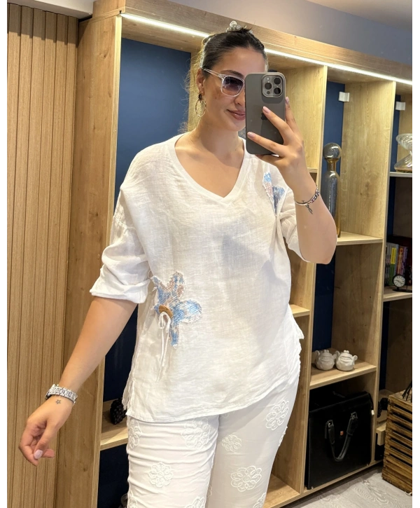 İtalyan Papatya İşlemeli Bluz Beyaz