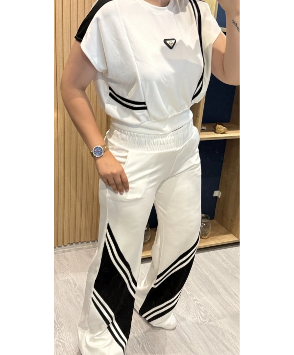 Siyah Şerit Detaylı İkili Luxe Spor Takım Beyaz