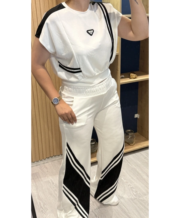 Siyah Şerit Detaylı İkili Luxe Spor Takım Beyaz