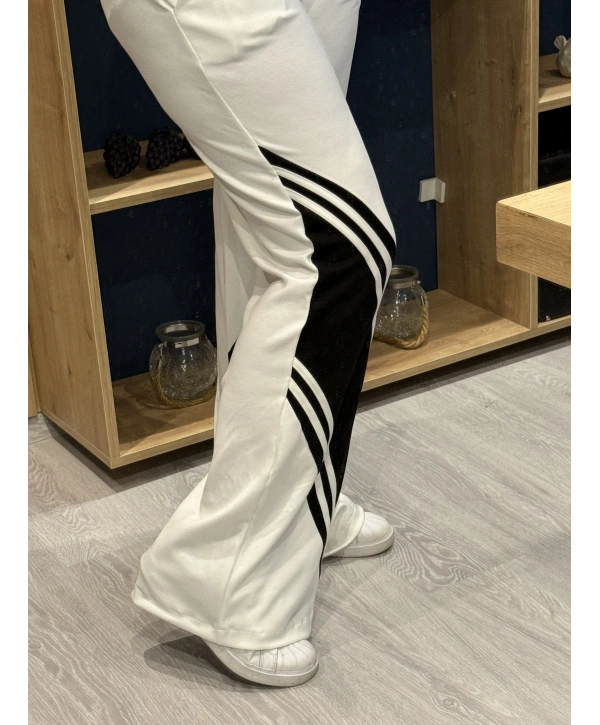 Siyah Şerit Detaylı İkili Luxe Spor Takım Beyaz