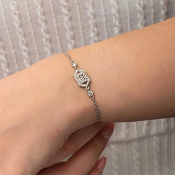 Kadın Gümüş Altıgen Baget Taşlı Kadın Bileklik