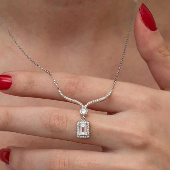 Kadın Gümüş Baget Taşlı Gerdanlık Model Kadın Kolye