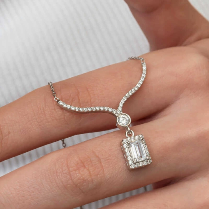 Kadın Gümüş Baget Taşlı Gerdanlık Model Kadın Kolye