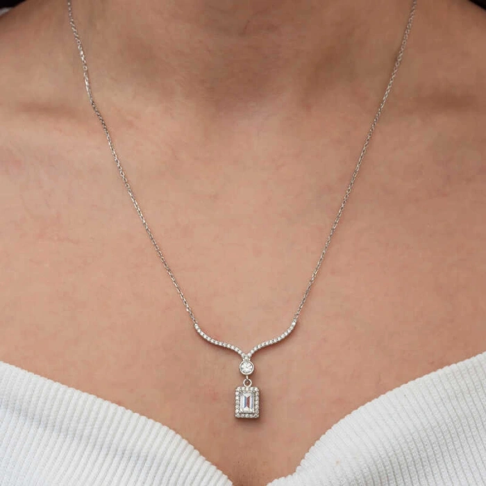 Kadın Gümüş Baget Taşlı Gerdanlık Model Kadın Kolye