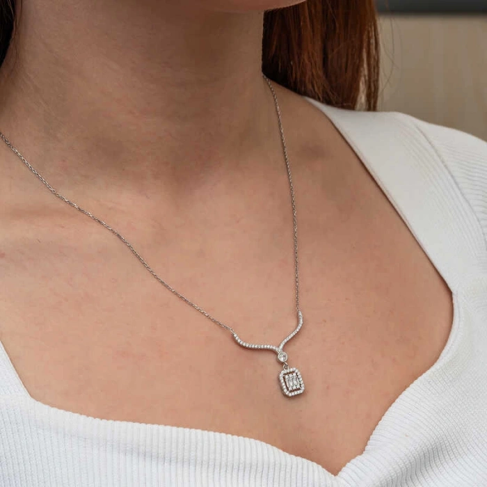 Kadın Gümüş Baget Taşlı Gerdanlık Model Kadın Kolye