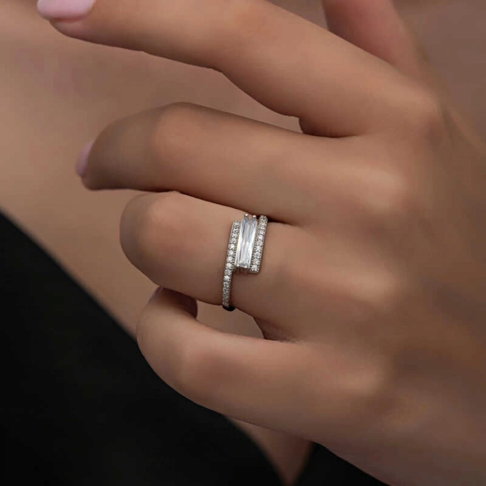 Kadın Gümüş Baget Taşlı Kadın Yüzük