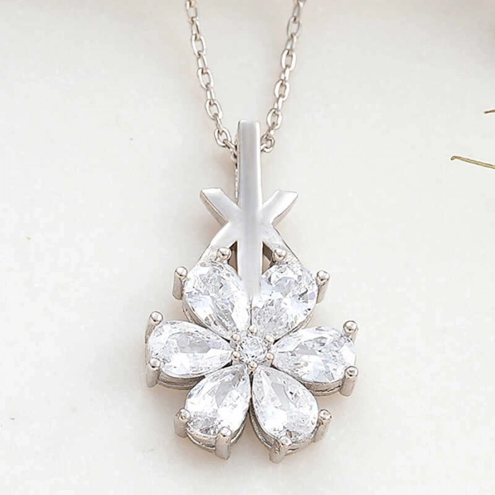 Kadın Gümüş Beyaz Sevgi Çiçeği Kadın Kolye