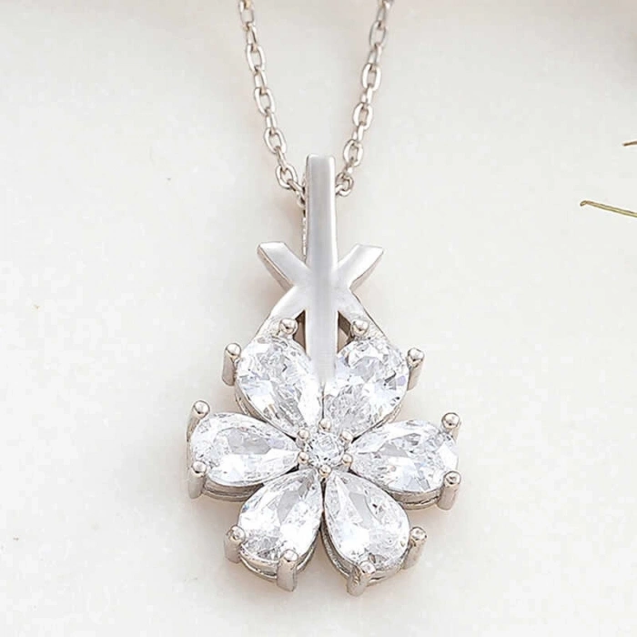 Kadın Gümüş Beyaz Sevgi Çiçeği Kadın Kolye